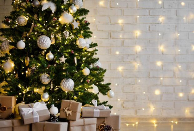 Weihnachtsbaum: Lichterkette anbringen leicht gemacht