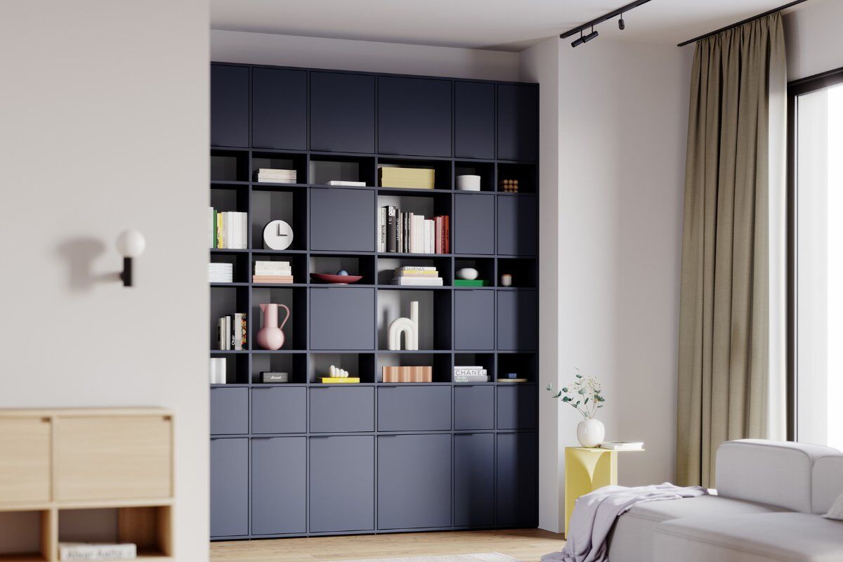 Welche Farbe passt zu Blau: Regal-Gestaltung